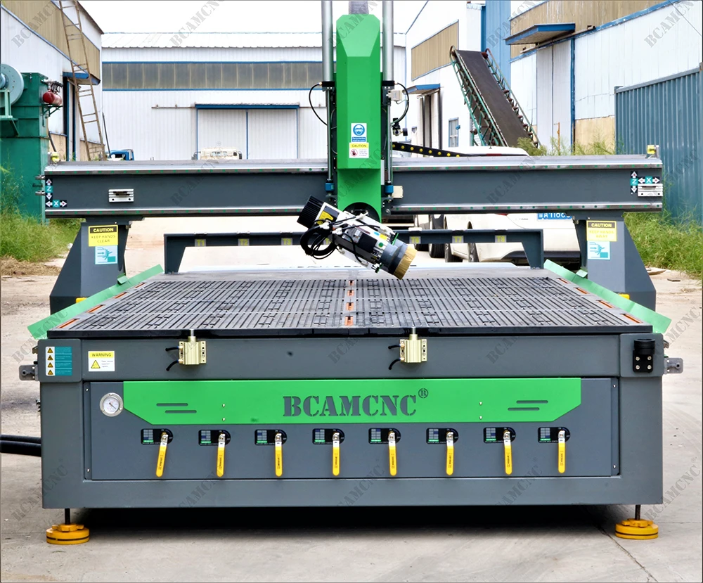 Бкамкнк 4 оси CNC фрезерный станок с автоматической заменой инструмента для