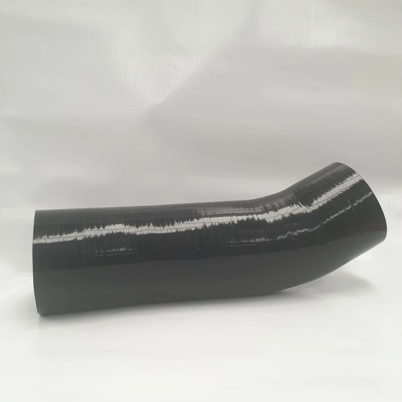 HV-SH18 hump Silicone Hose for Truck ( Inner Dia:4inch Length: 15inch  elbow part:3.35inch with spring inside)