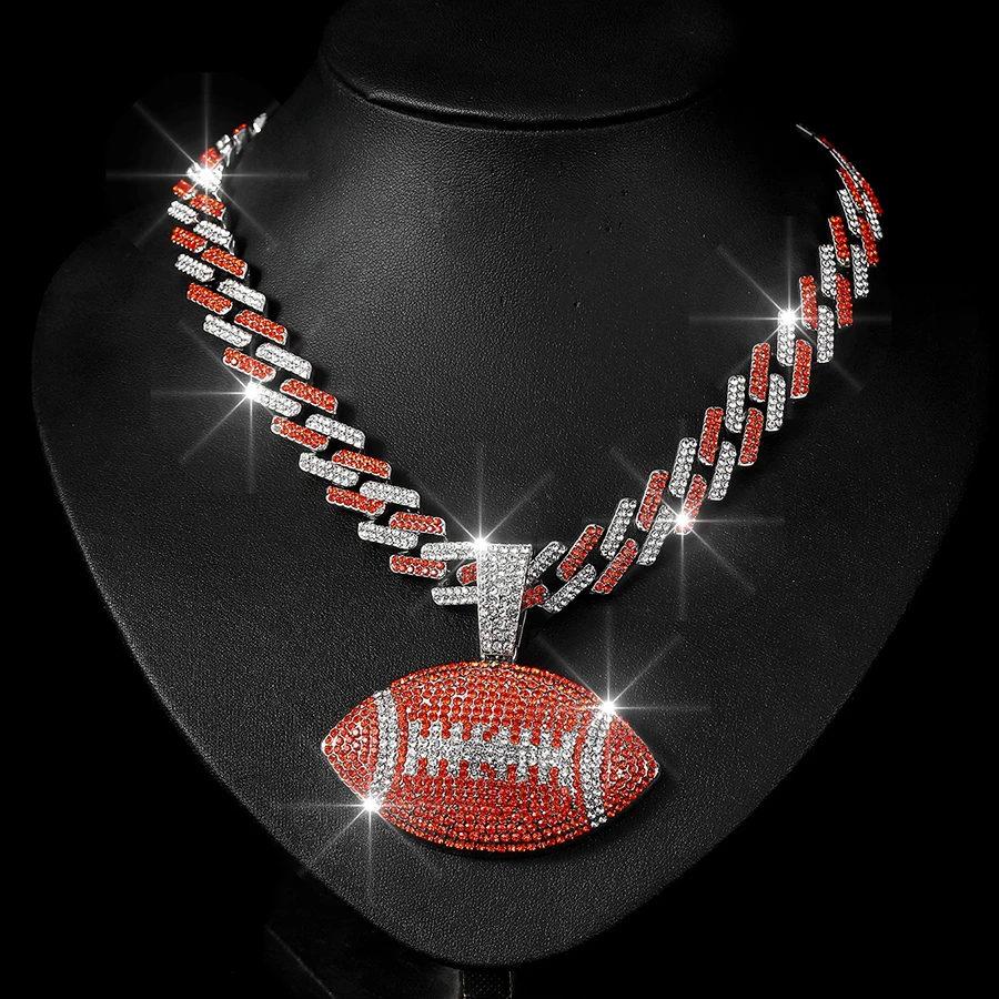 NL2274 Rugby Pendant Necklace Collana con ciondolo di rugby con catena cubana di cristallo da 13 mm Collana Hiphop Bling in lega