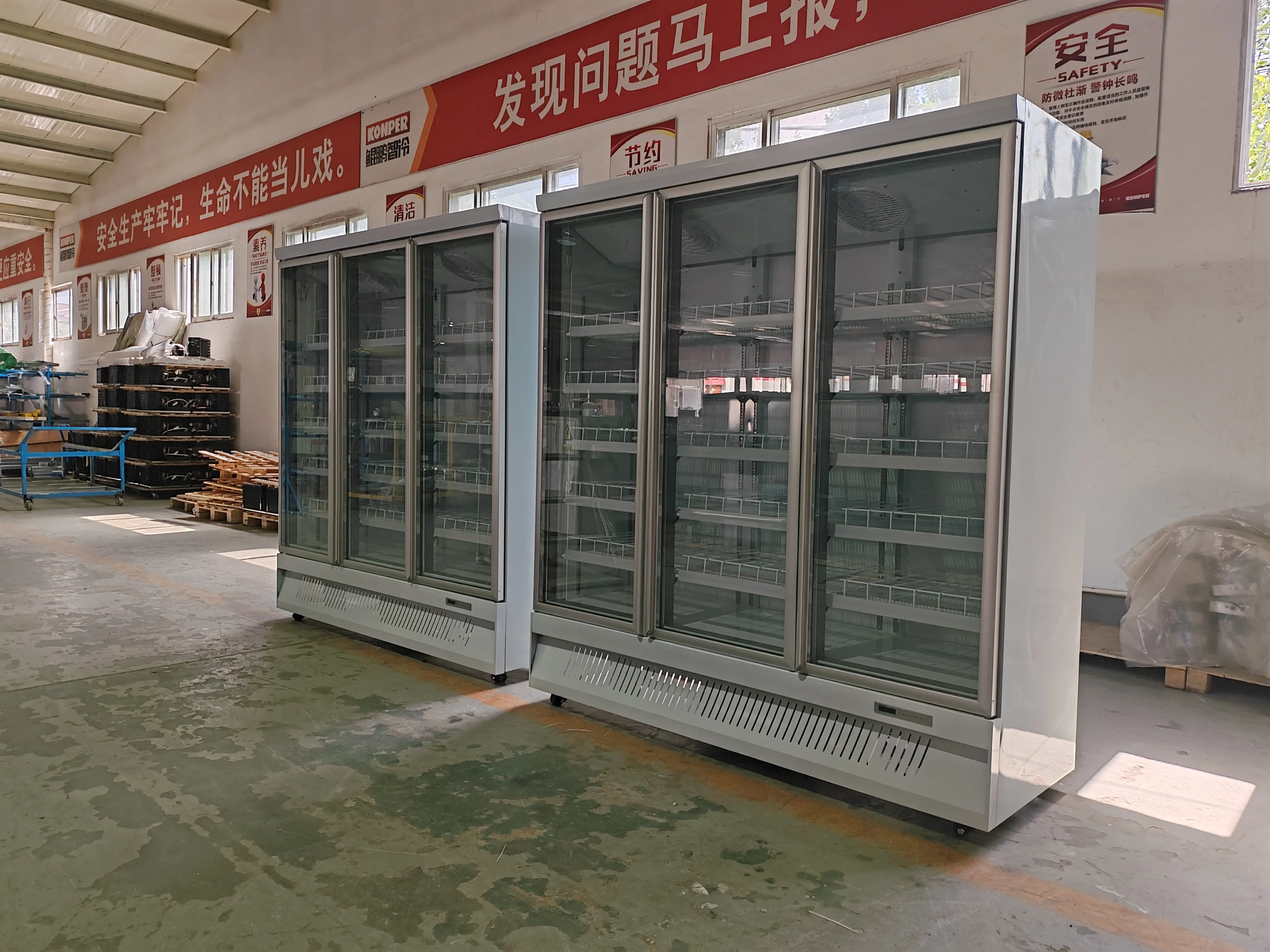 Upright vertical type 3 door  glass door freezer