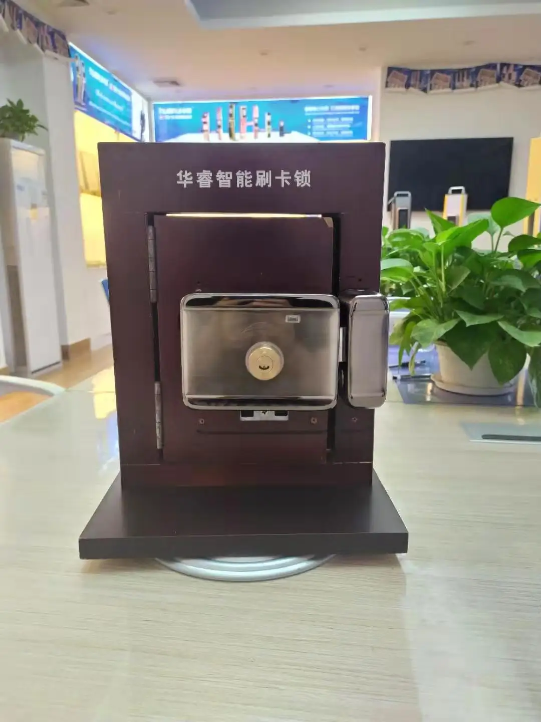 Huarui Lock DC6V stainless steel Smart School Home Rotary Knob Door Electronic Electric Rim Lock With Card Reader Option