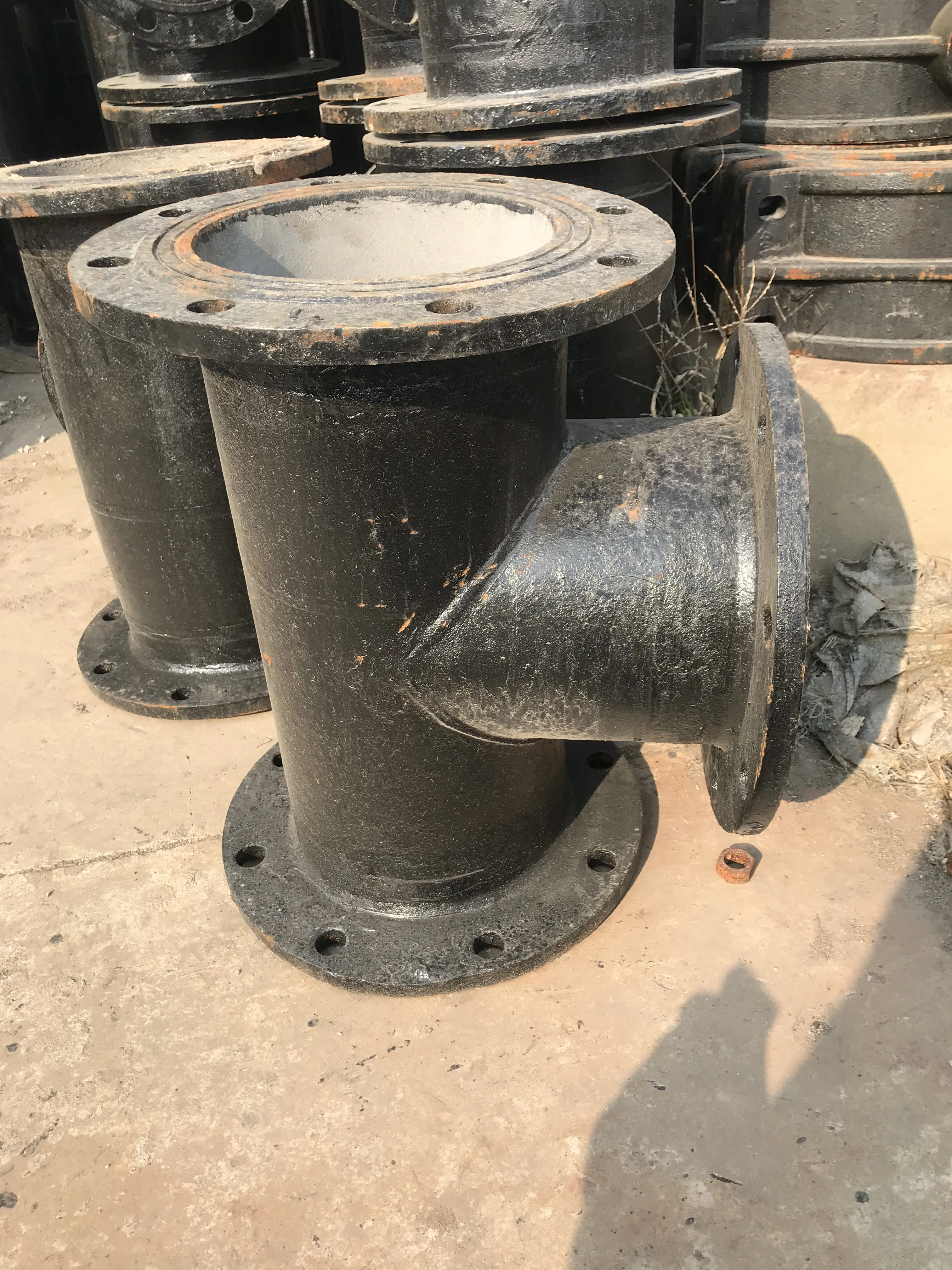 Hot sale Ductle Iron Flanged Pipe Fitting Reducing Tee PN10 PN16 PN25