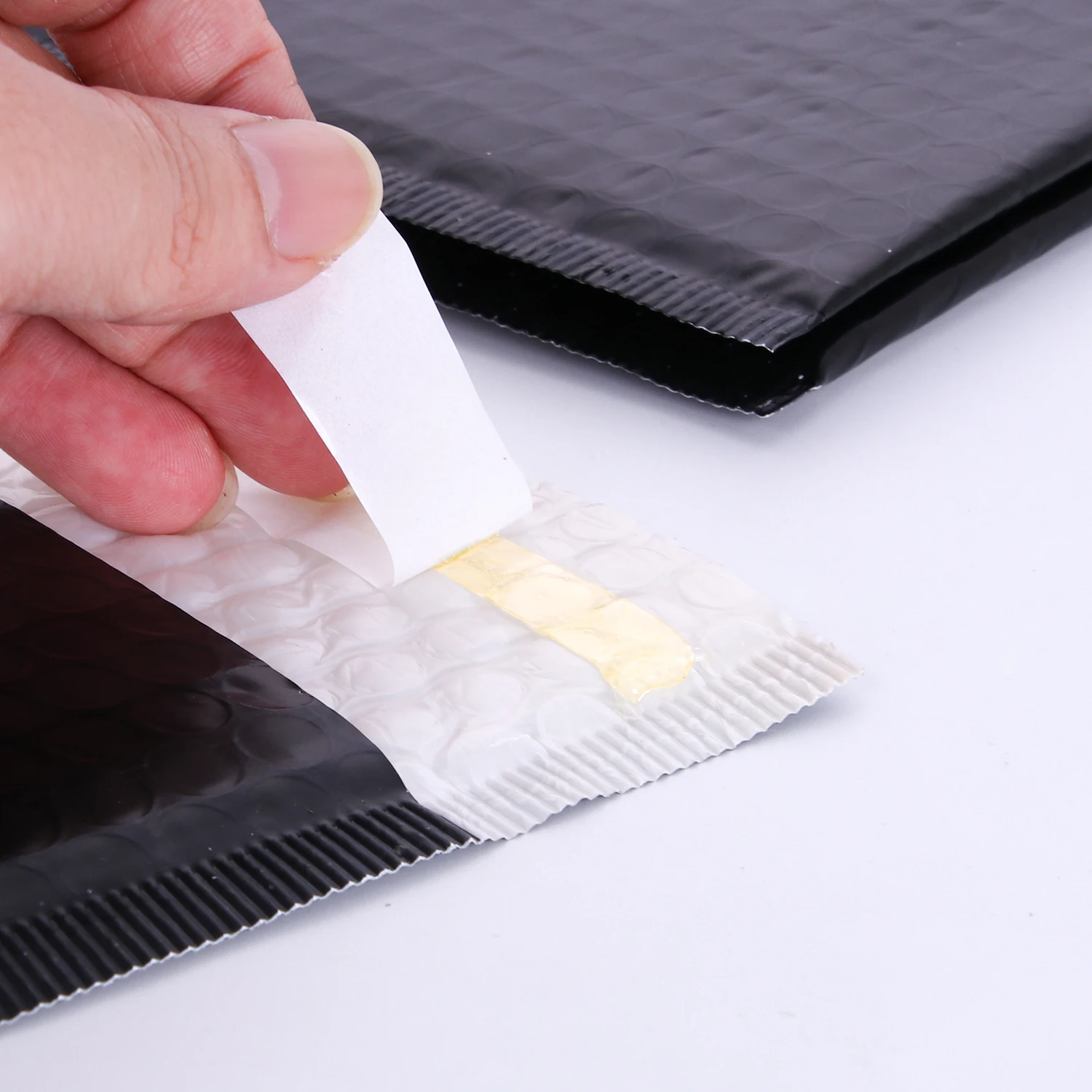 OEM Экологически чистый дизайн, матовые водонепроницаемые мягкие конверты, биоразлагаемые черные Пользовательские Биоразлагаемые Пузырьковые конверты с логотипом