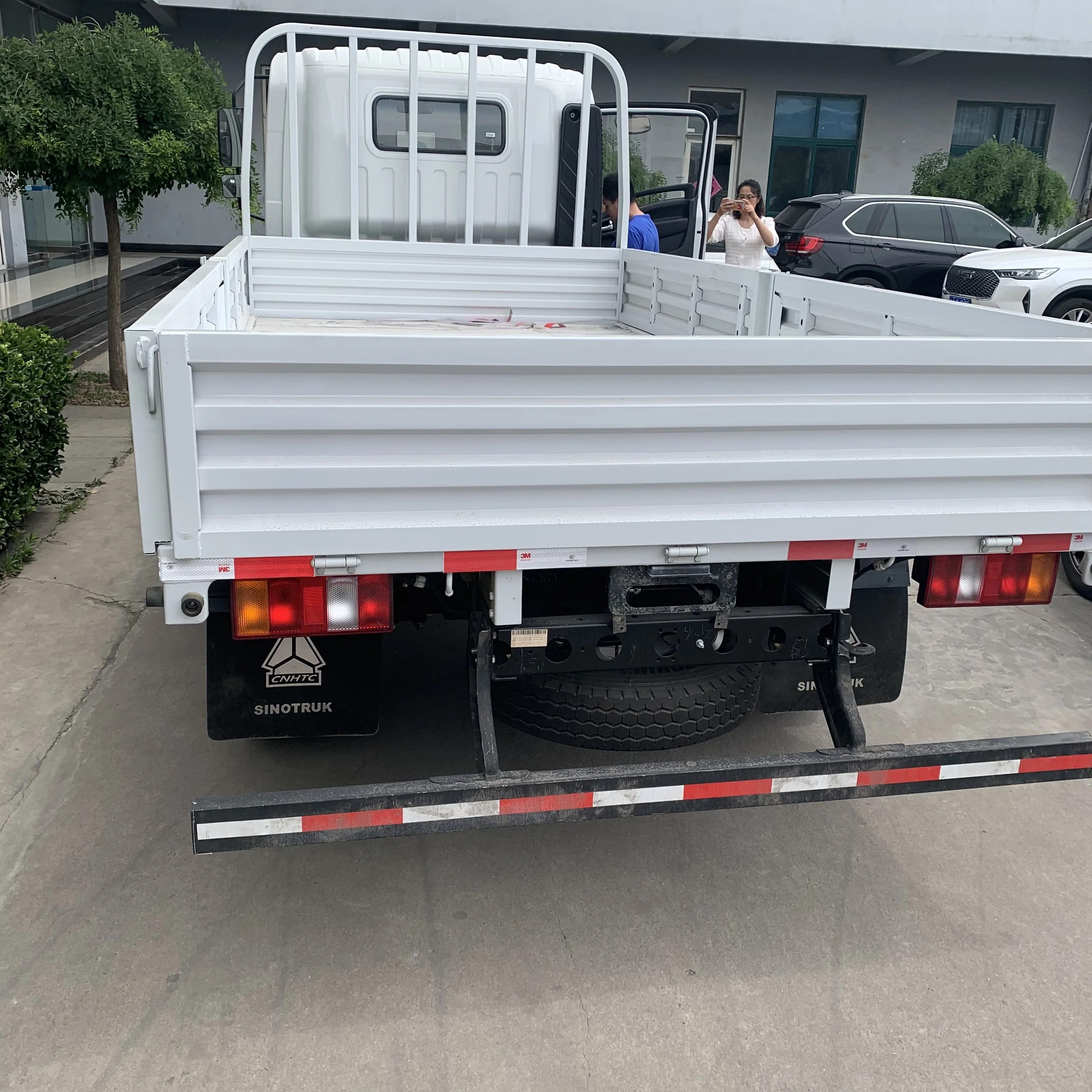 Легкий грузовой автомобиль Sinotruk Dongfeng Foton 4x2 3 тонны 5 тонн для продажи