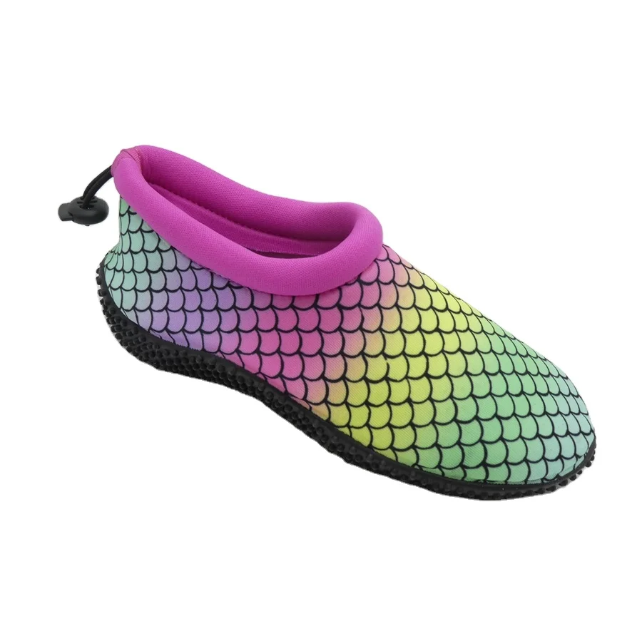 Плавательные тапочки обувь для дождливой погоды из термопластичной резины, эластичные женские сапоги черного цвета, с принтом + тапочки на нескользящей мягкой подошве быстросохнущая водонепроницаемая обувь для детей с изображением персонажей мультфильма, 