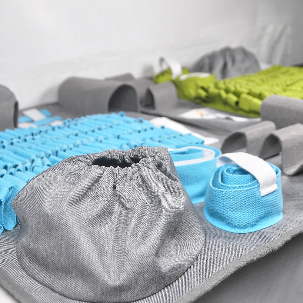 DOUBLETO Pet Activity Enrichment Dog Sniffing Mat Food Game Blanket Puzzle Carpet Nose Work Snuffle Mat for Dogs