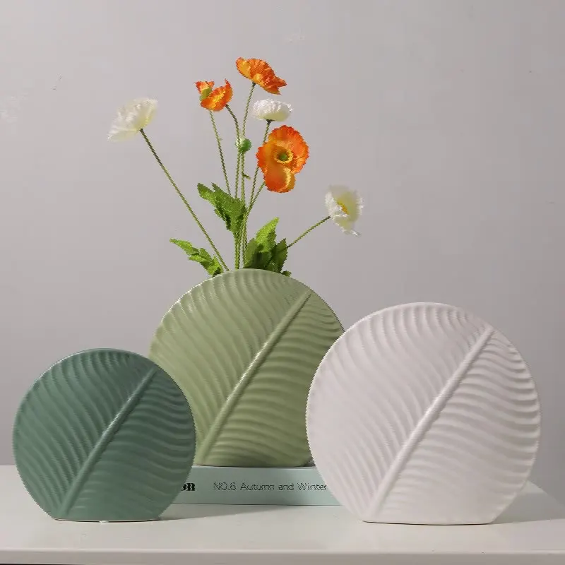 2024 Latest Exquisite round Leaf Decorative White Ceramic Vase Set Modern Nordic Design Wedding Occasions Fashionable Set Vase