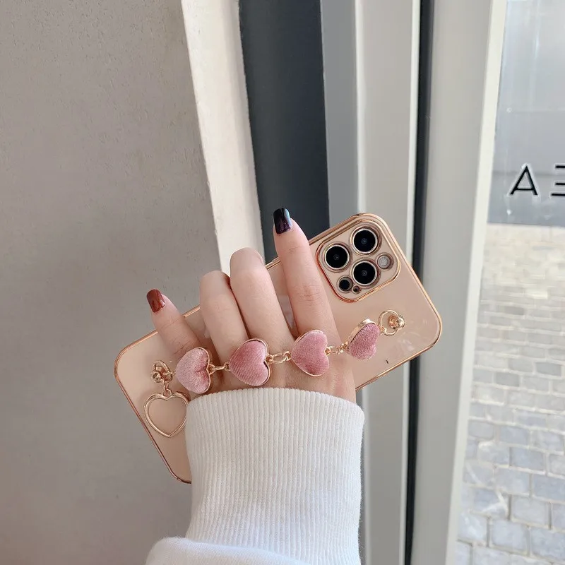 New Design Promotional Heart Bracelet Strap TPU Shockproof Mobile Phone Case for iPhone 13 12 11 Pro Max