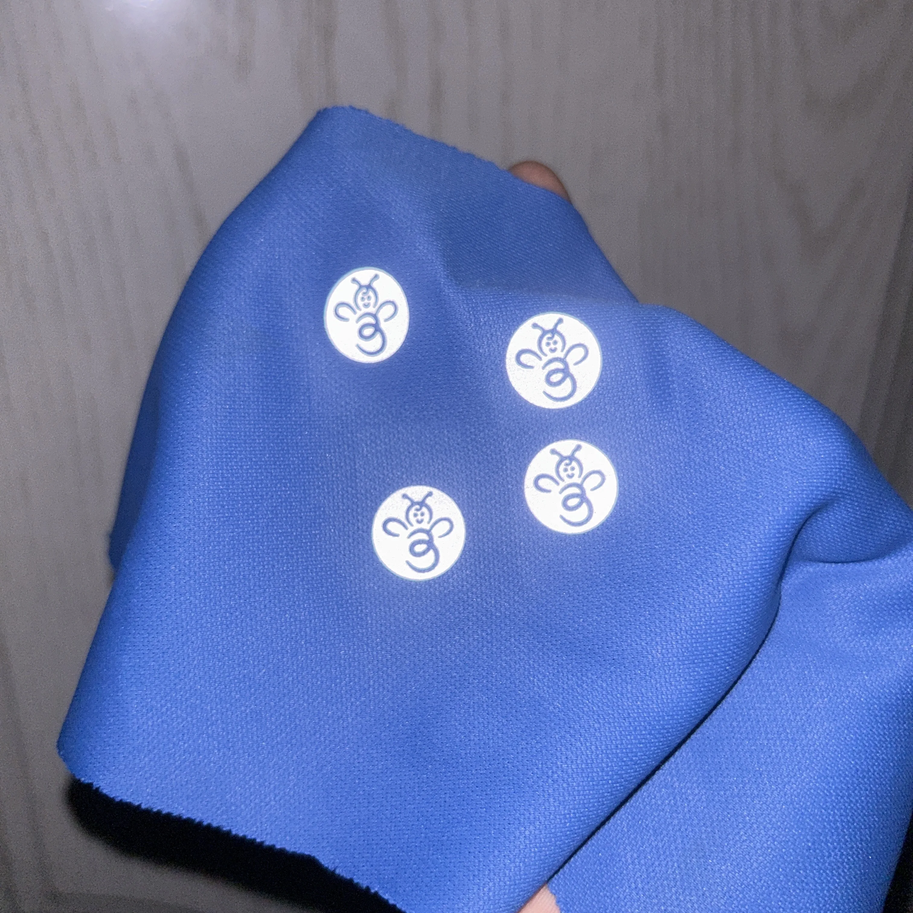 Custom reflective siver bee design Heat Transfer 3d Silicone Logo Heat Transfer Vinyl heat Transfer Stickers For Clothes