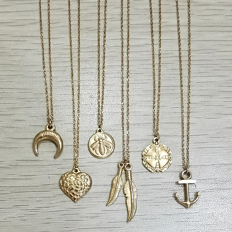 Custom Metal 304 Stainless Steel Jewelry 18k Gold Pendant Classic Love Horn Bee Feather Boat Anchor Collarbone Short Necklaces