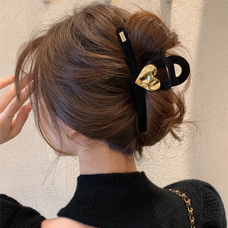 New Design Love Diamond Black Red Velvet Hair Claws Ponytail Holder Heart Shaped Hair Catch Clips Shark Clips
