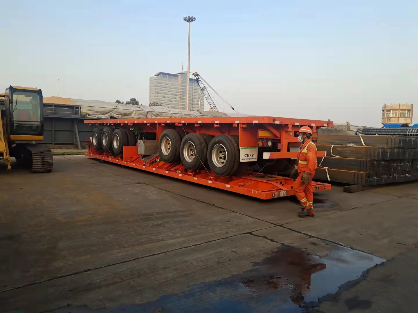 Xinya 3 axle 4 axle 40FT container semi trailer with 12 units locks