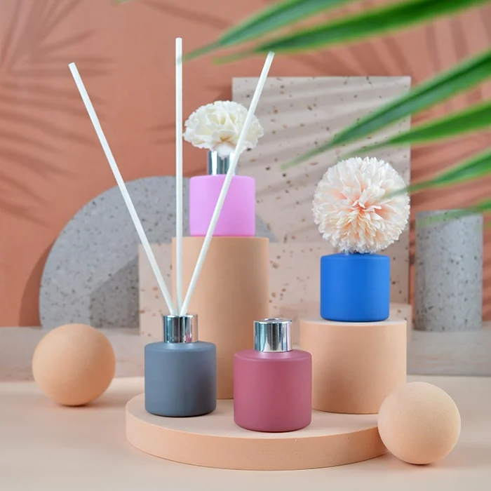 Factory price hot sale high quality  classic  reed diffuser bottles home decorative fragrance aromatic glass bottle 50ML