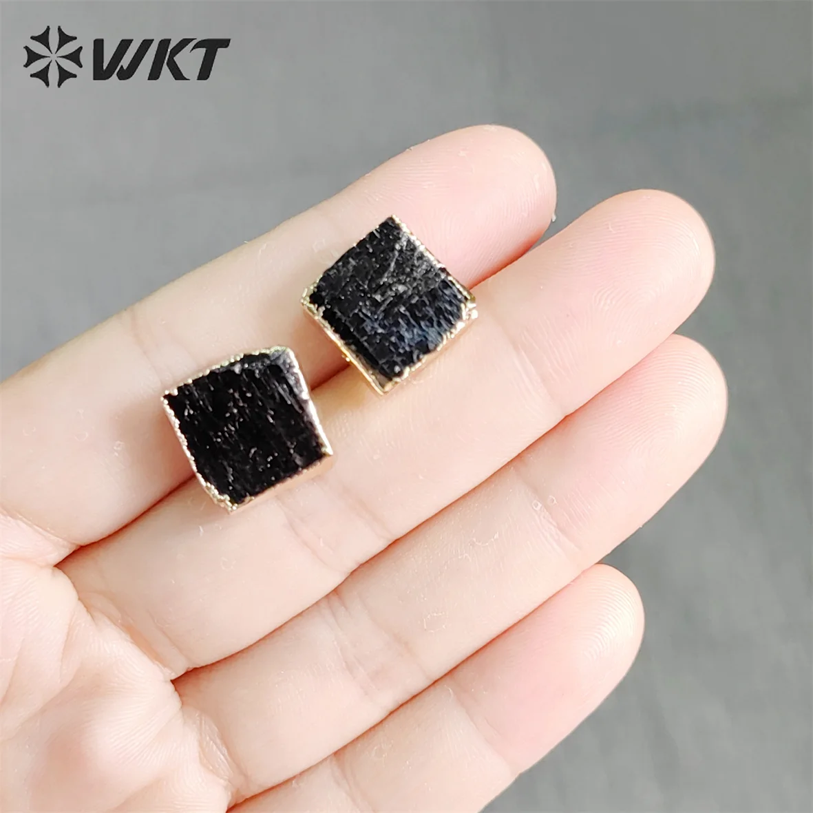 WKT-E701 WKT новые модные 18-каратные литые золотом квадратный черный обсидиан шпильки 12 мм Природный необработанный камень для мужчин и женщин