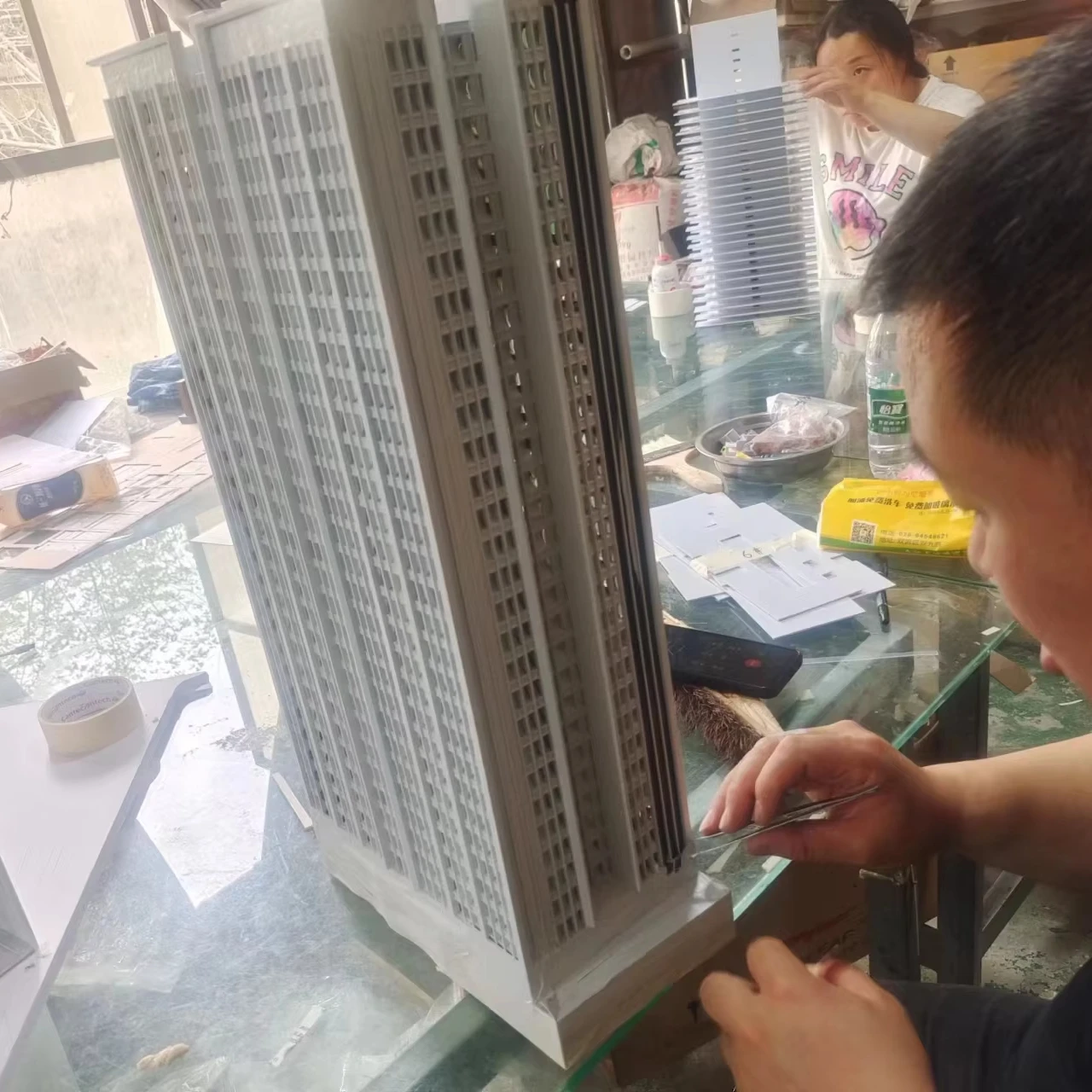 Модель недвижимости, архитектурная модель жилого здания с системой освещения