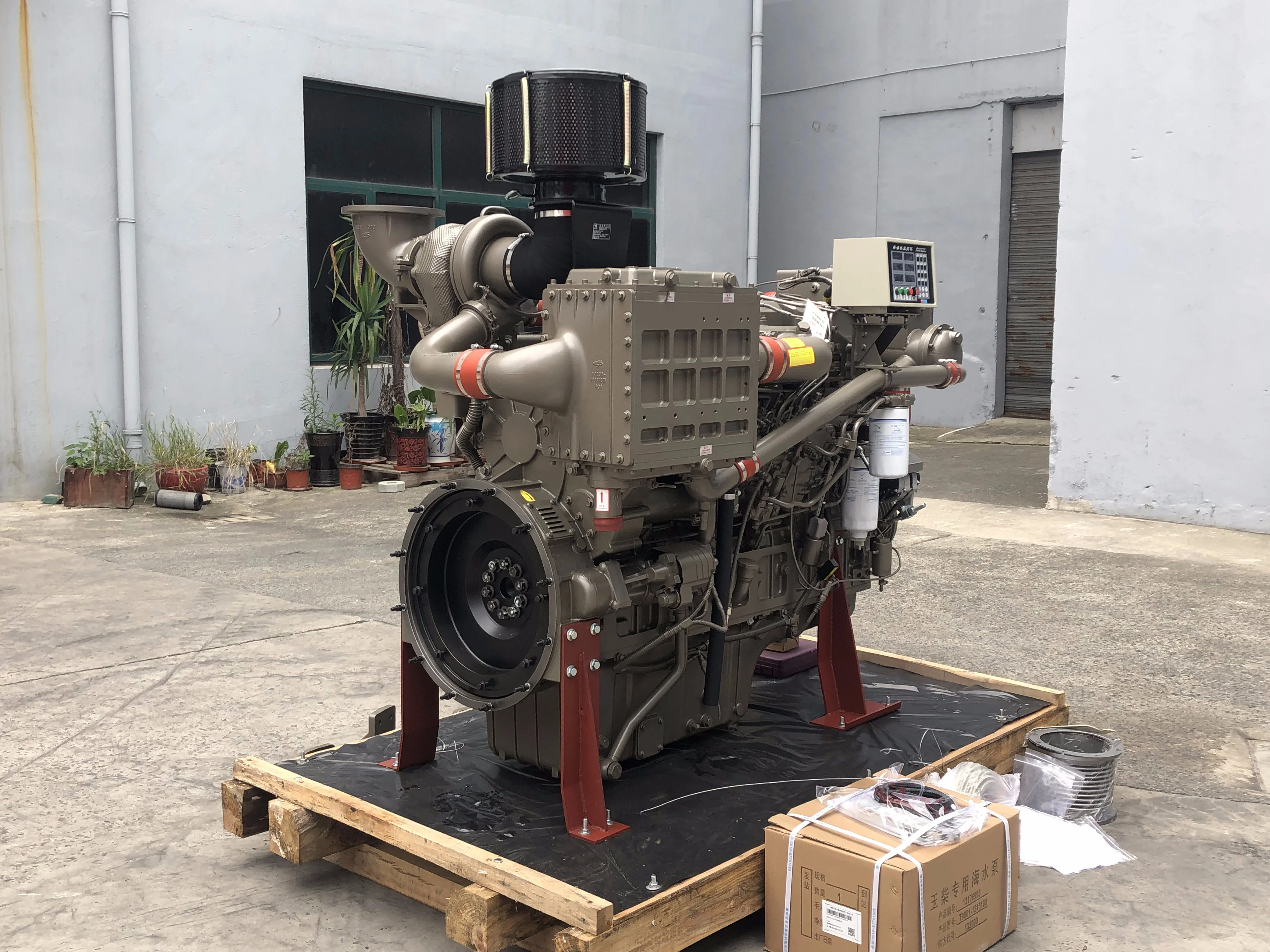 Yuchai YC6T series YC6T540C 4 stroke water cooled inboard marine diesel engine