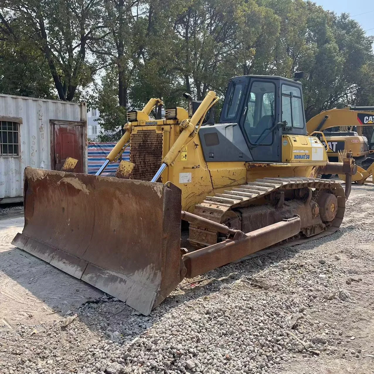 used famous brand  komatsu d85 bulldozer  in cheap price and good condition for sale in shanghai