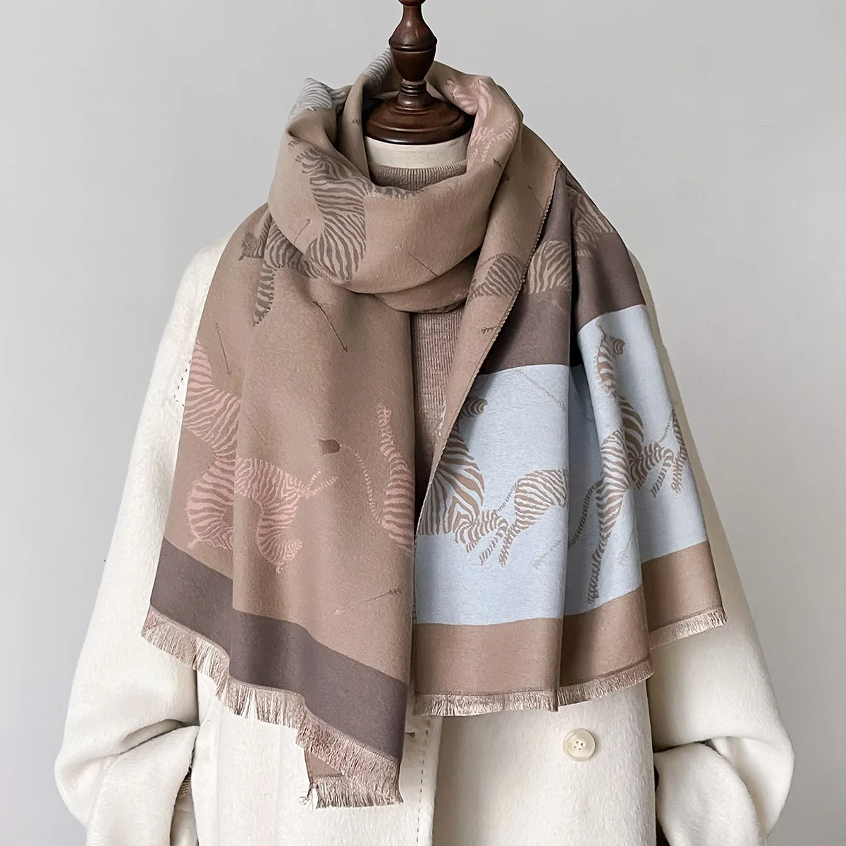 2024 Fashion Soft Colorful Horse Design Scarf Women Girls Winter Cashmere Animal Jacquard Pashmina Shawls Wrap Scarves