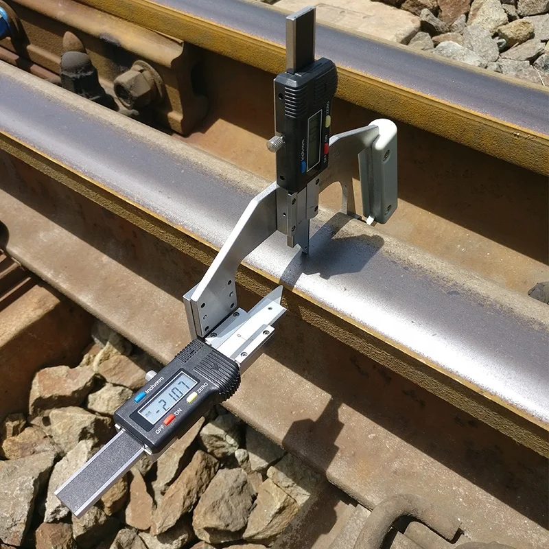 Rail profile wear gauge for rail head loss measurement