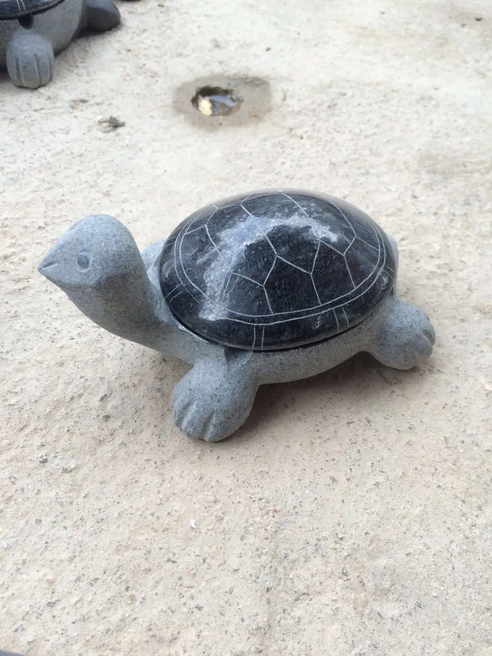Natural Boulder Hand Carved Cobble Stone Turtle Animal Carving for Garden Yard Lawn Decor