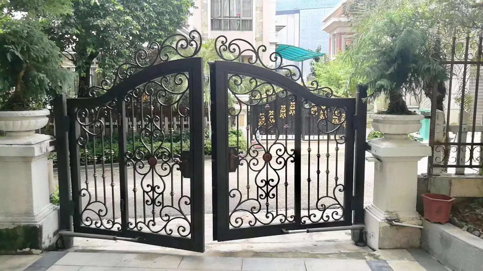 Main Garden Gates  Wrought Iron Driveway Gate Villa Door Swing Door Courtyard Community Double Open Metal Security Door