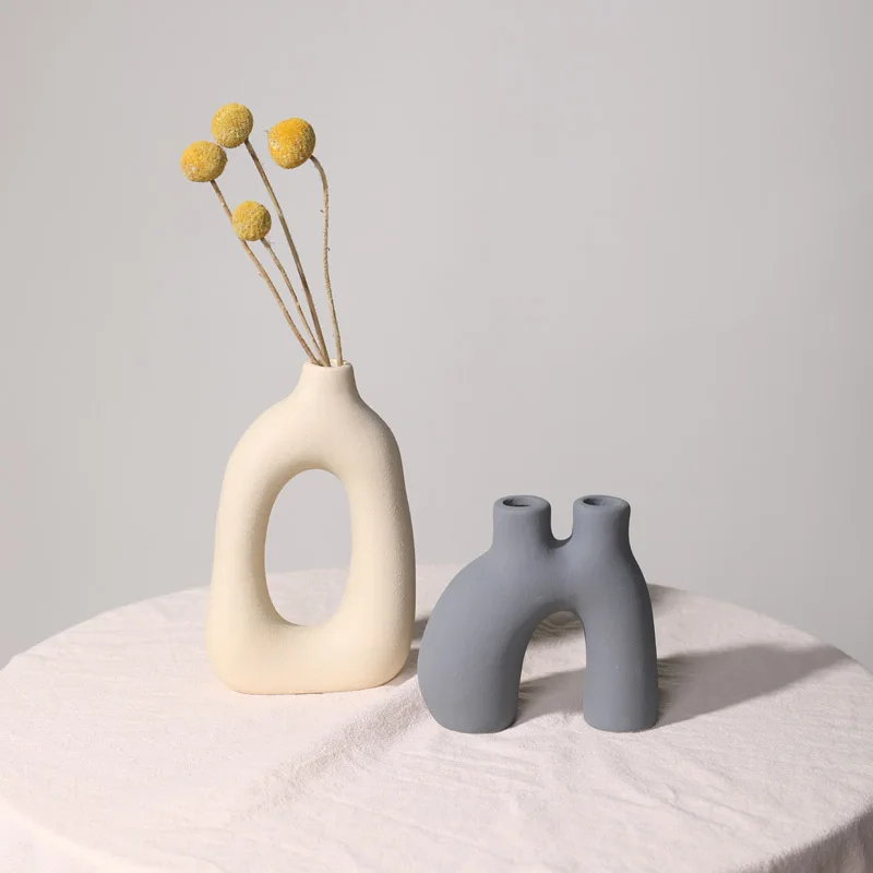 Nordi simple design round frosted minimalist flower arrangement crafts porcelain vase decor handicraft ceramic vases wholesale