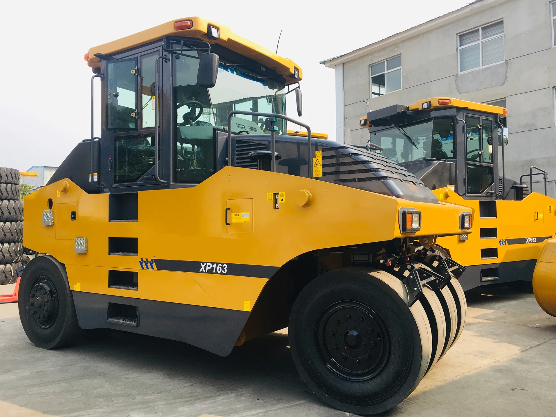 New XP163 Tire Roller 16 tons Pneumatic Road Roller Compactor with Spare Parts
