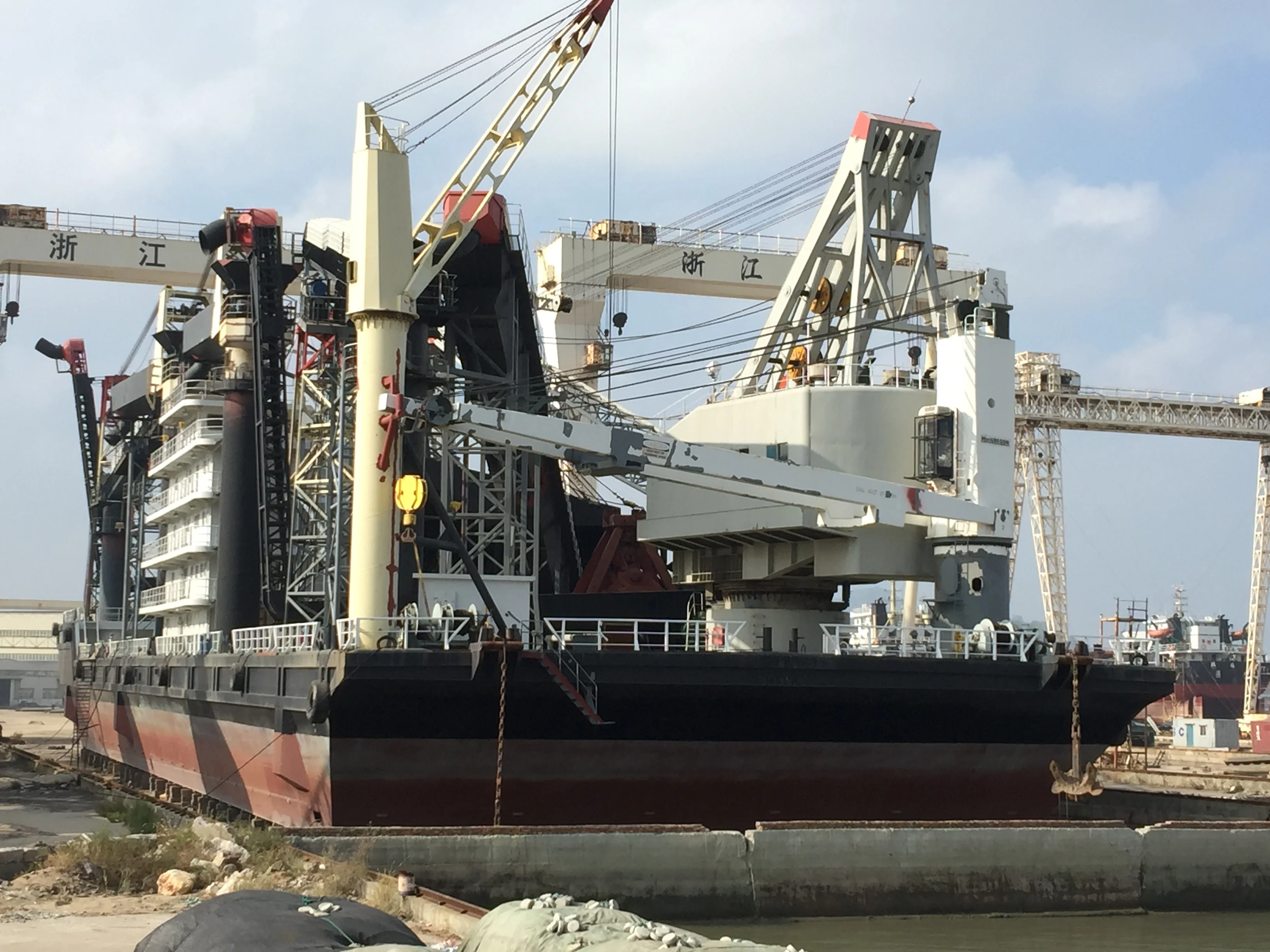 111 M cargo transfer barge Barge Boats Self Propelled Deck Cargo Barge For Sale