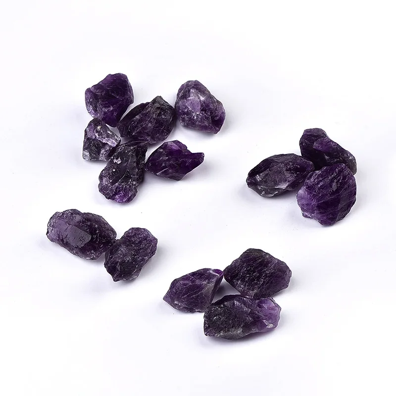 Хит продаж, грубые натуральные кристаллы, фрагменты разбитого цвета, Темный аметист, необработанные ароматные камни для украшения дома и сада, амулет «сделай сам»