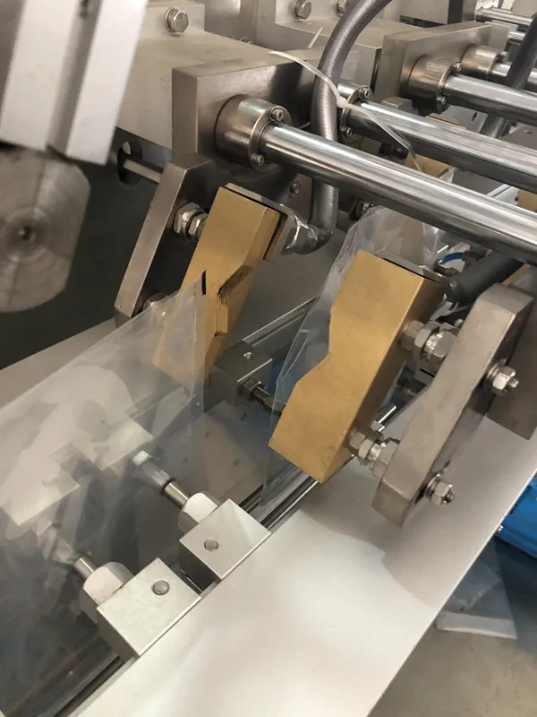 automatic horizontal stand up pouch doypack beverage liquid pouch filling sealing packing machine spout pouch filling machine