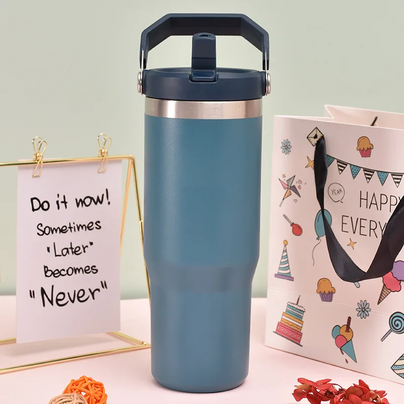 Large capacity stainless steel car cup Ice King cup 20oz  Portable Double-Wall Glass Mugs with Lid Straw for Water Wine