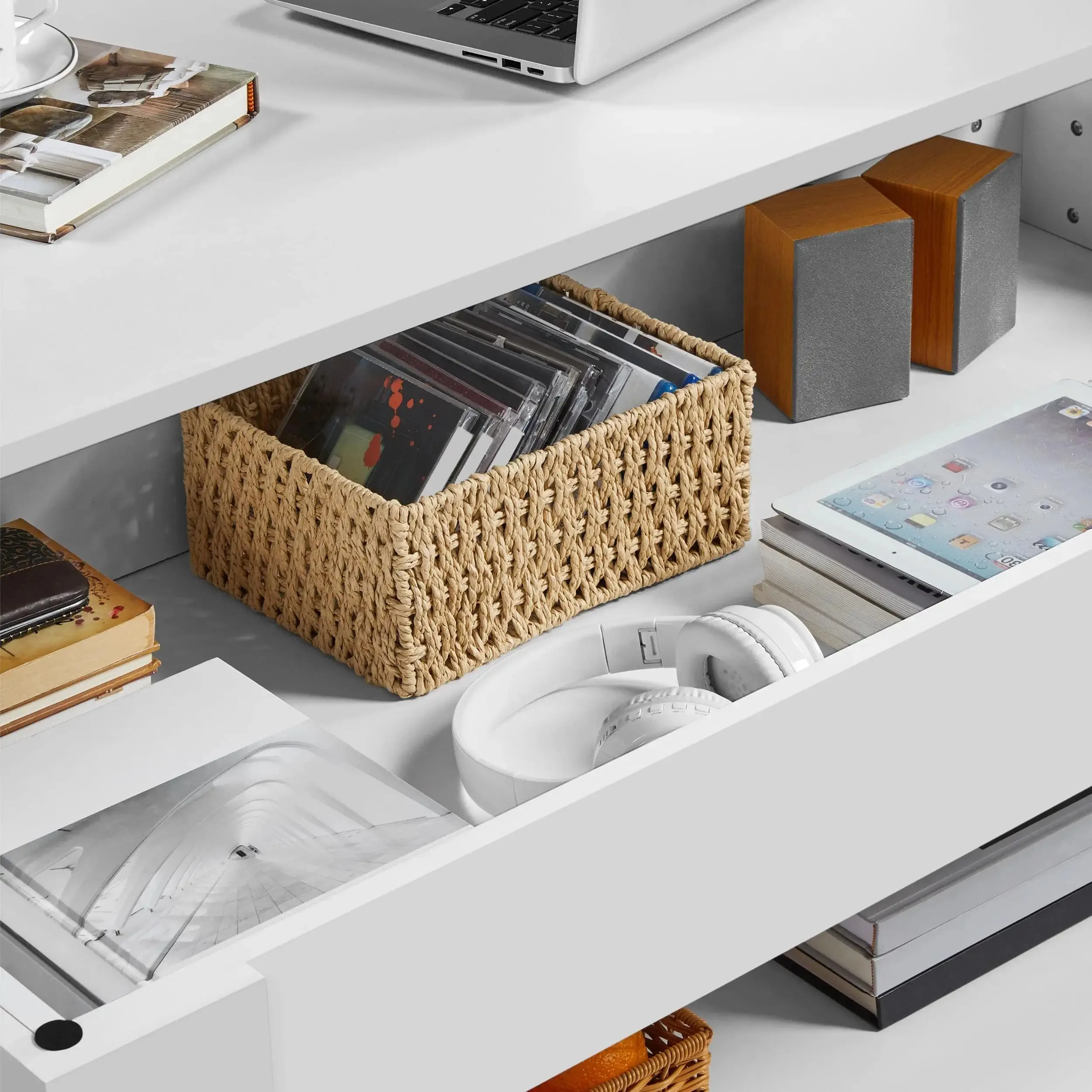 Mayco Accent Furniture Tree Trunk Naturalist Elegant Gold Silver Tree Stump Accent Coffee Side Table Antique Time Living Packing