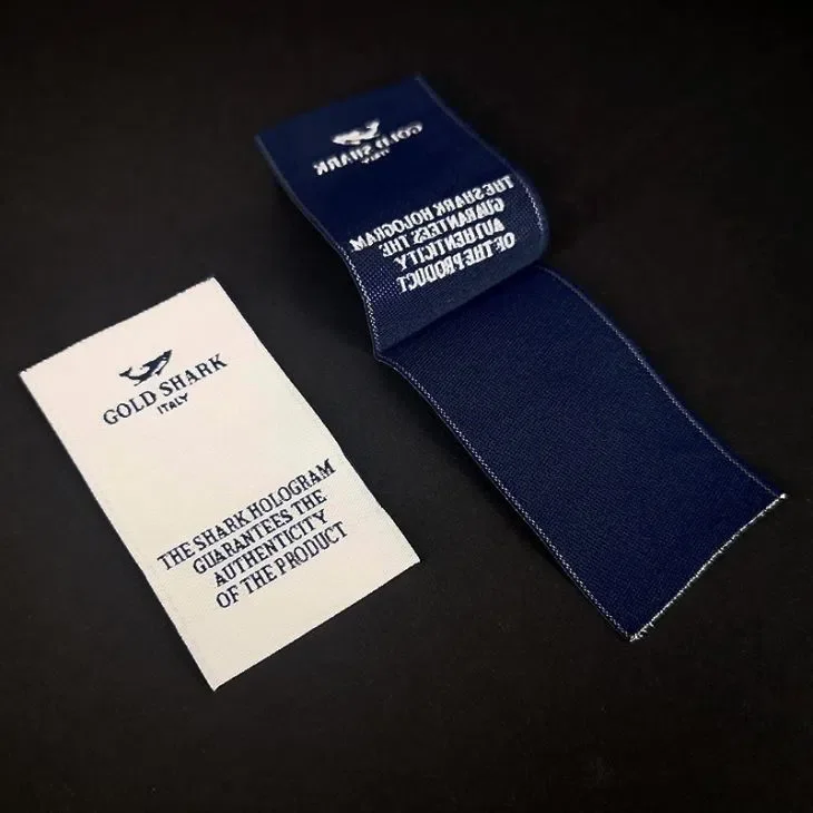China Manufactory Black White Clothes Packaging Woven Label Tags