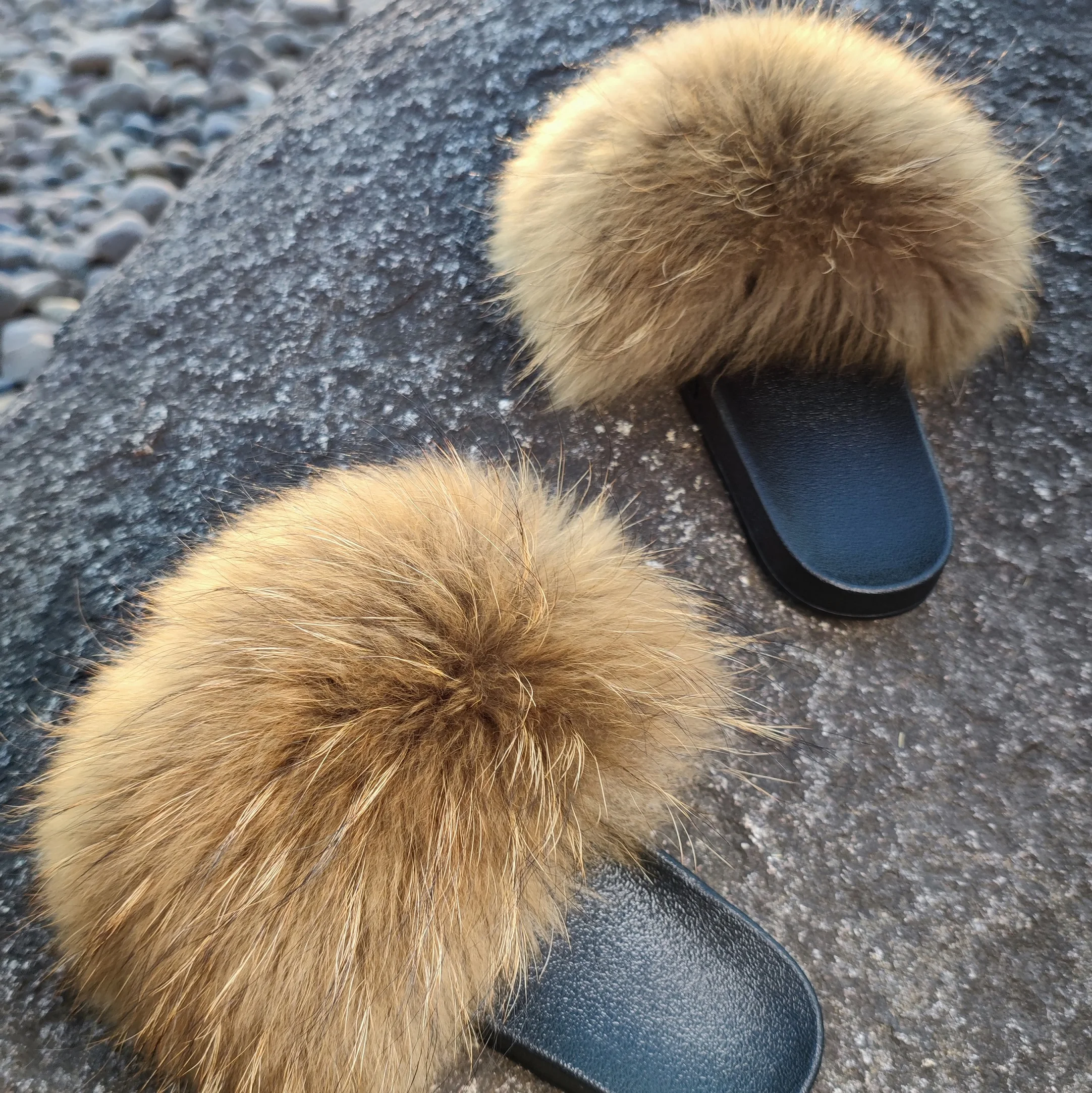 
Furry Flip Flops Women Spring Summer Real Fox Fur Slippers Stable Quality Raccoon Fur Soft Sandals Wholesale Women Fur Slides 