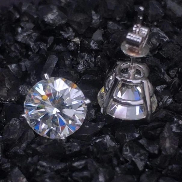 Classic design 925 sterling silver GRA certificated diamond moissanite stud earrings
