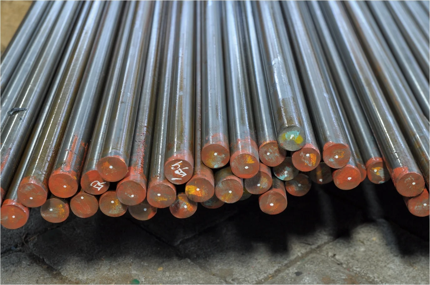 Кованый ASTM H11 H12 H13 H21 стальной круглый стержень горячей