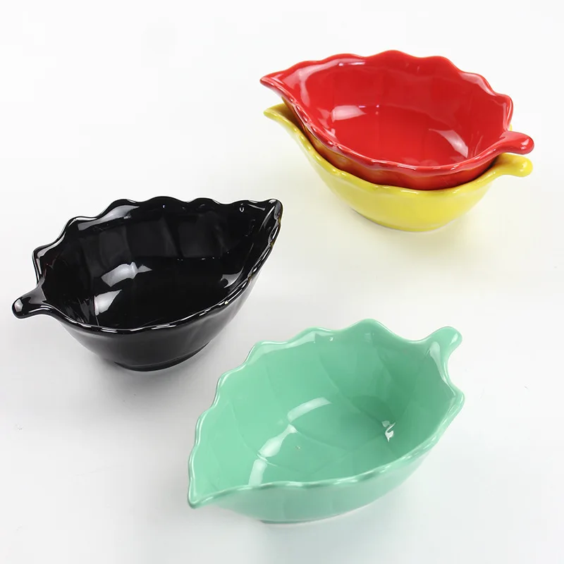 Japanese Casual Leaf Shape Ceramic Chip And Dip Bowls Set Mini Sushi Dipping Sauce Serving Bowl Dishes