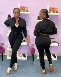 Streetwear Ladies Cute Pockets Crop Top 2 Piece Set Winter Boutique Clothing Women Sweatsuit Set Tracksuit