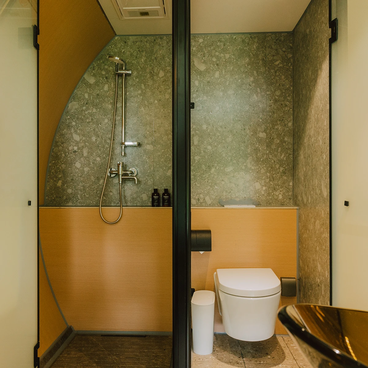 Zcamp Z5 Space Capsule Rooms Prefab Luxury Hotels Container Homes 20ft Luxury garden House For Camping