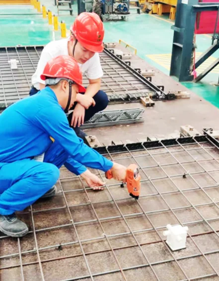 Steel strapping machine