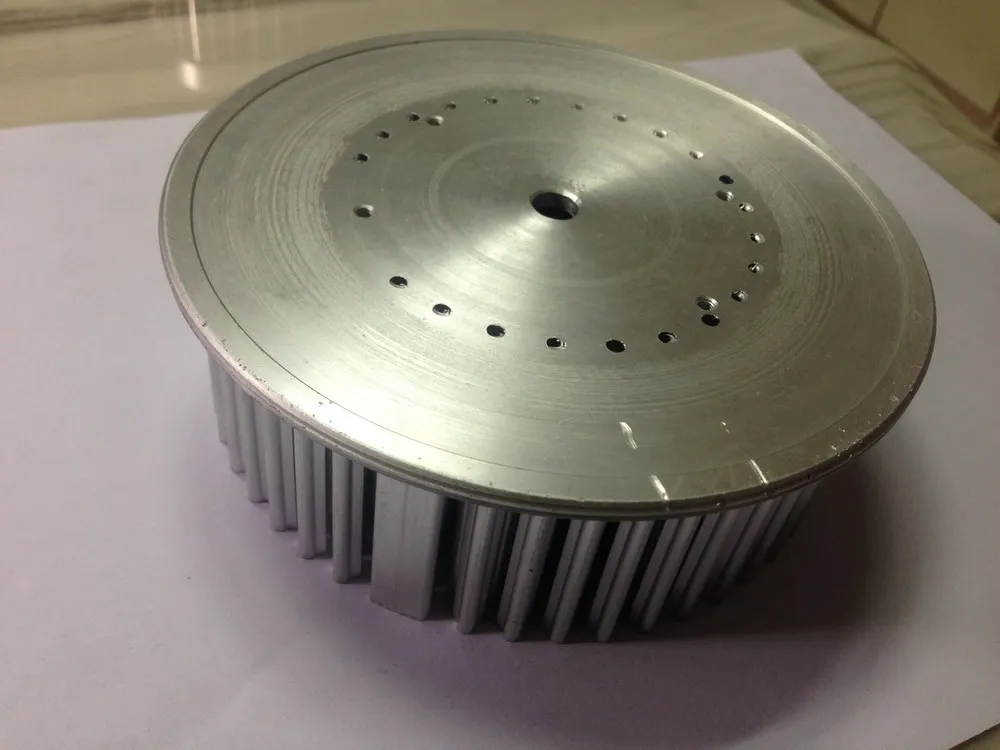 OEM Lathed прецизионные CNC токарные круглые алюминиевые радиаторы освещения для внутреннего светодиодного потолочного светильника тепловое
