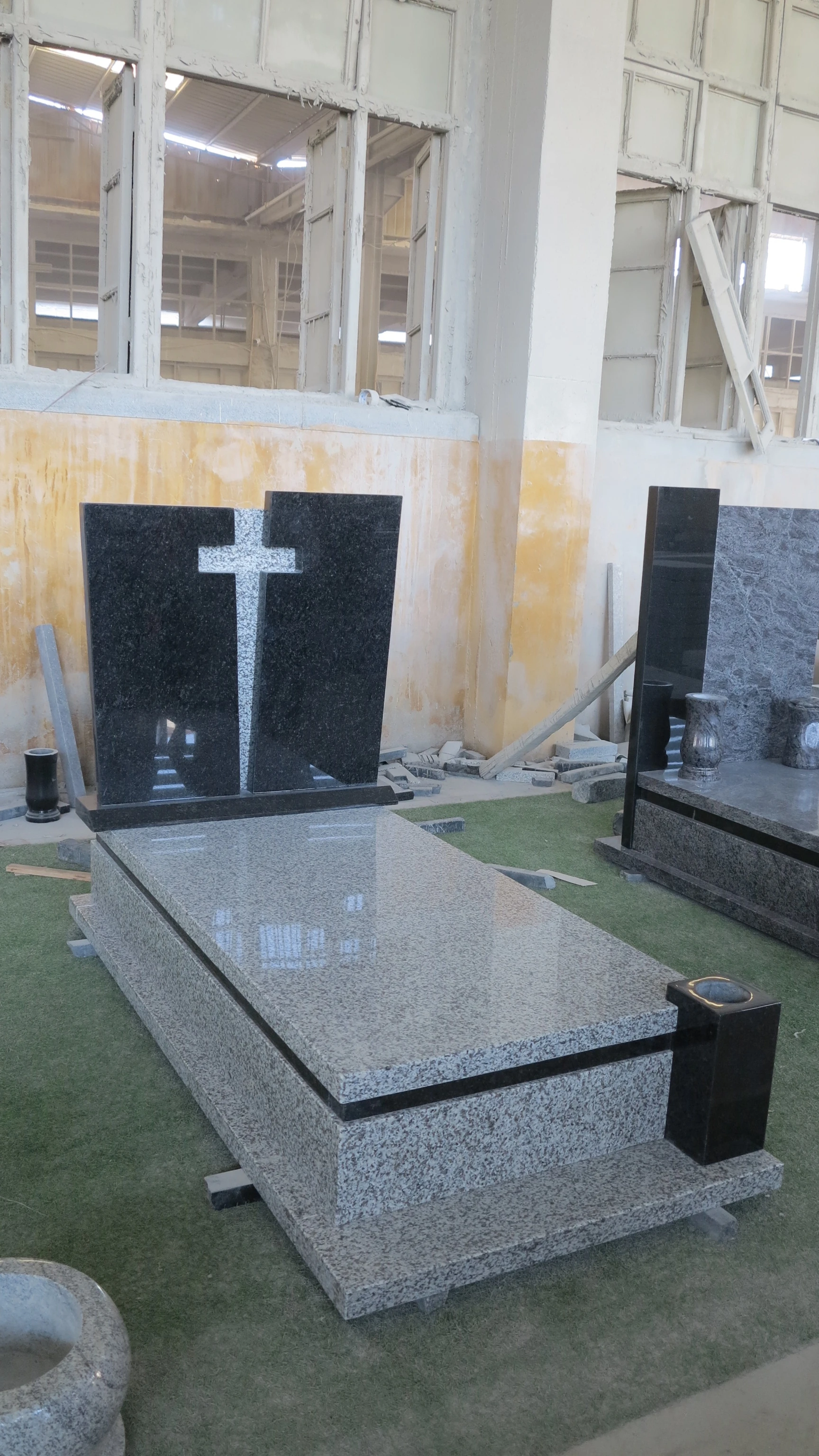 Gravestone Square Shape Granite Tombstones Ready for Graves Headstone