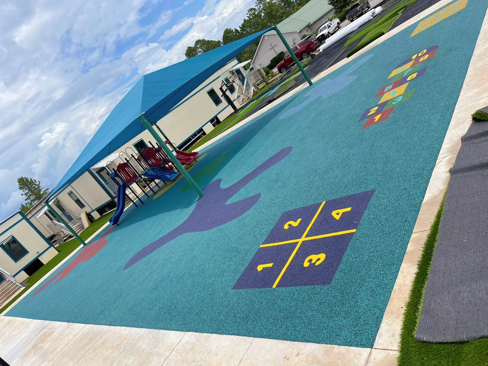 Производитель поставляет красочные резиновые частицы EPDM для спортивного поля кампуса игровая площадка Заполняемые гранулы
