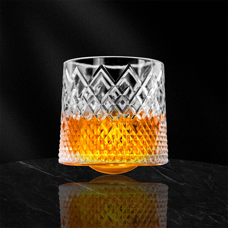 Unique New Design Rolling Fashioned Crystal Wine Tumbler Spinning Style Whiskey Glass Rotating Wooden Base