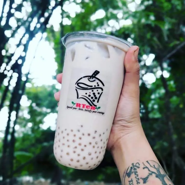 Factory Supplies Recyclable Cold Drink Plastic Cup with Lids and Straws