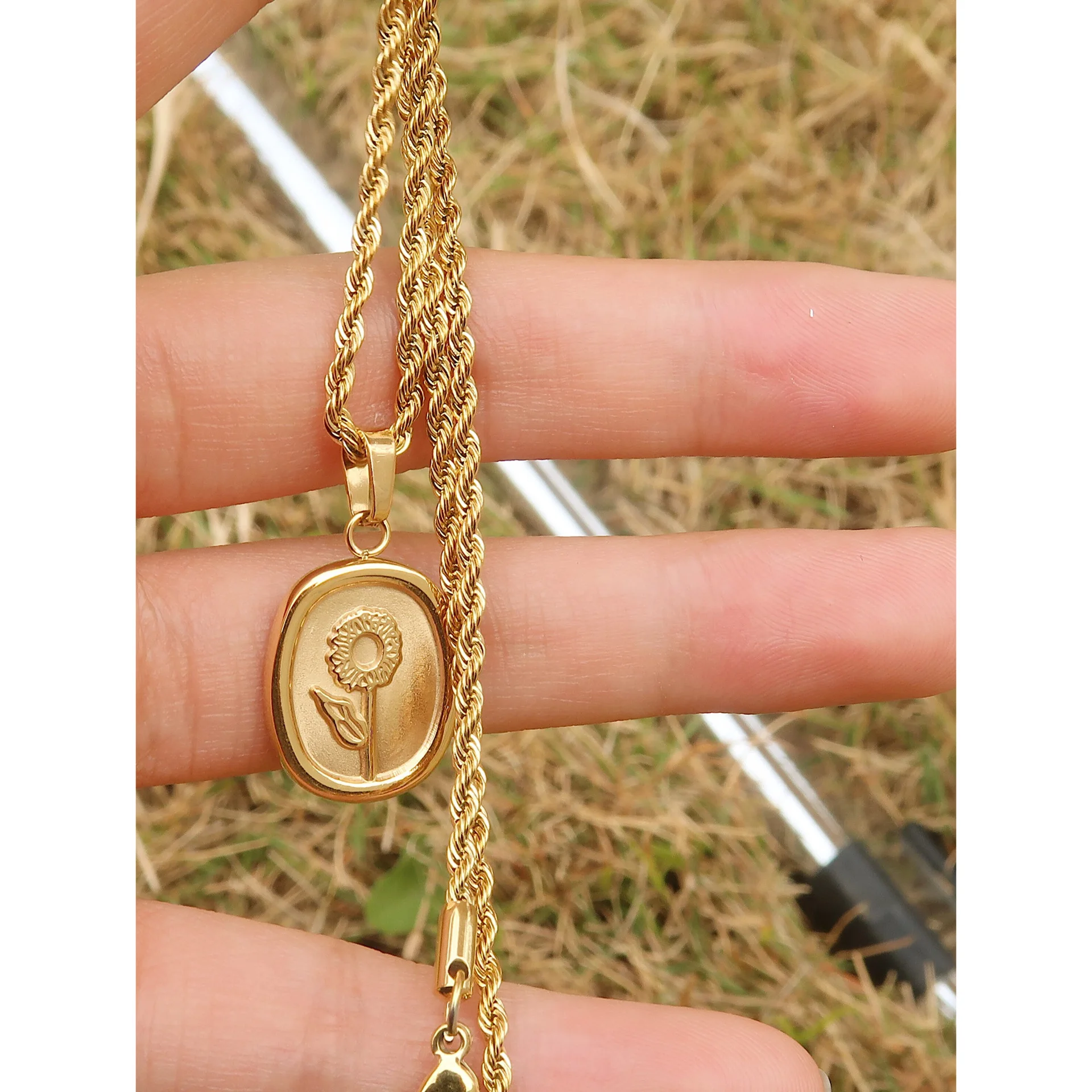 Wholesale Golden Sunflower Flower Pendant Necklace Link Chain Necklaces Dainty Jewelry Wedding Gifts For Women