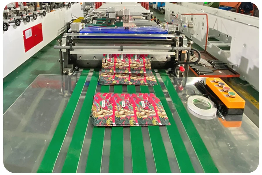 High speed center sealing bag stand up paper and plastic pouch bag making machine to make plastic snack bag