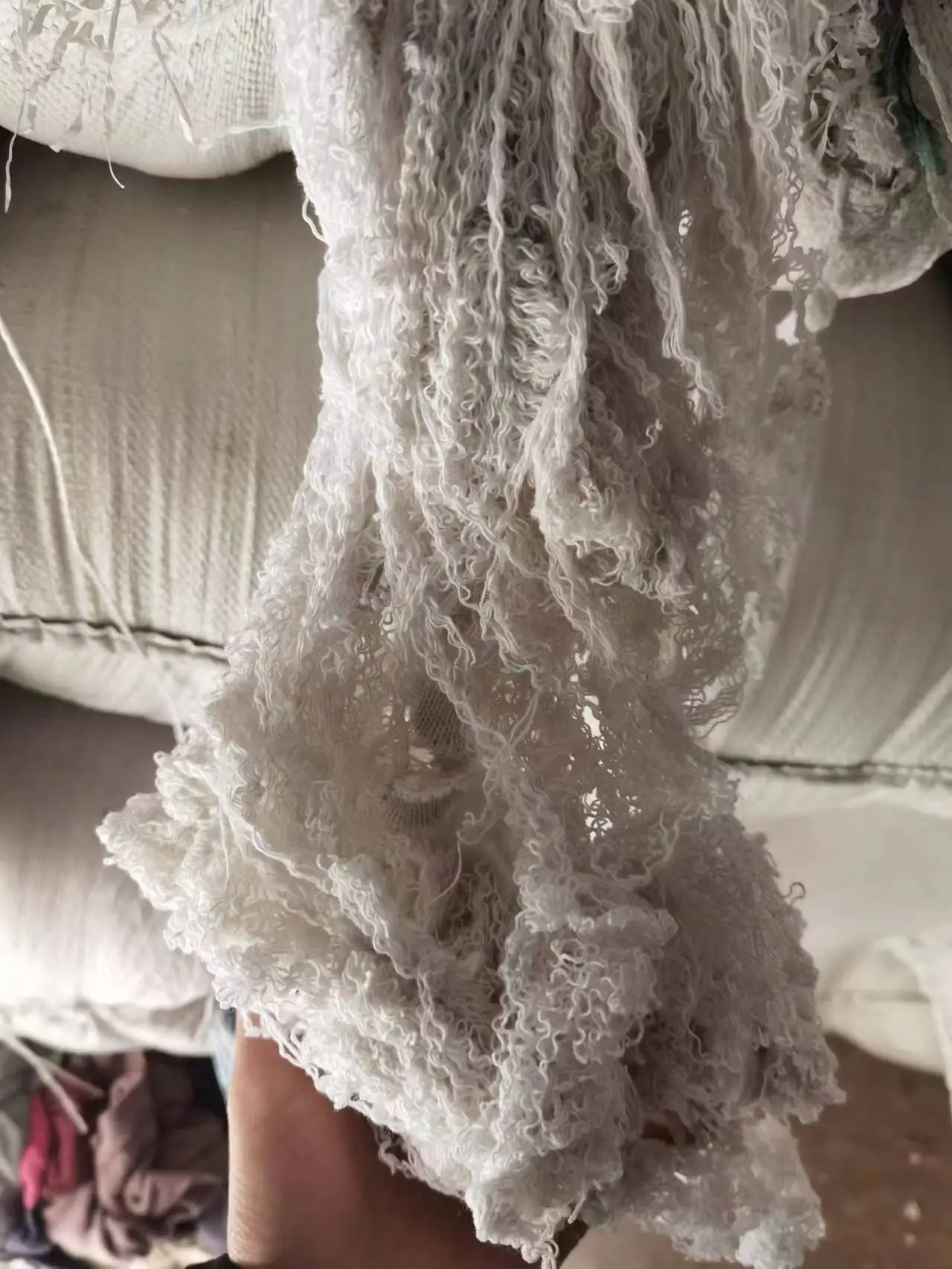 Dismantle Good White Cotton Yarn By Hand