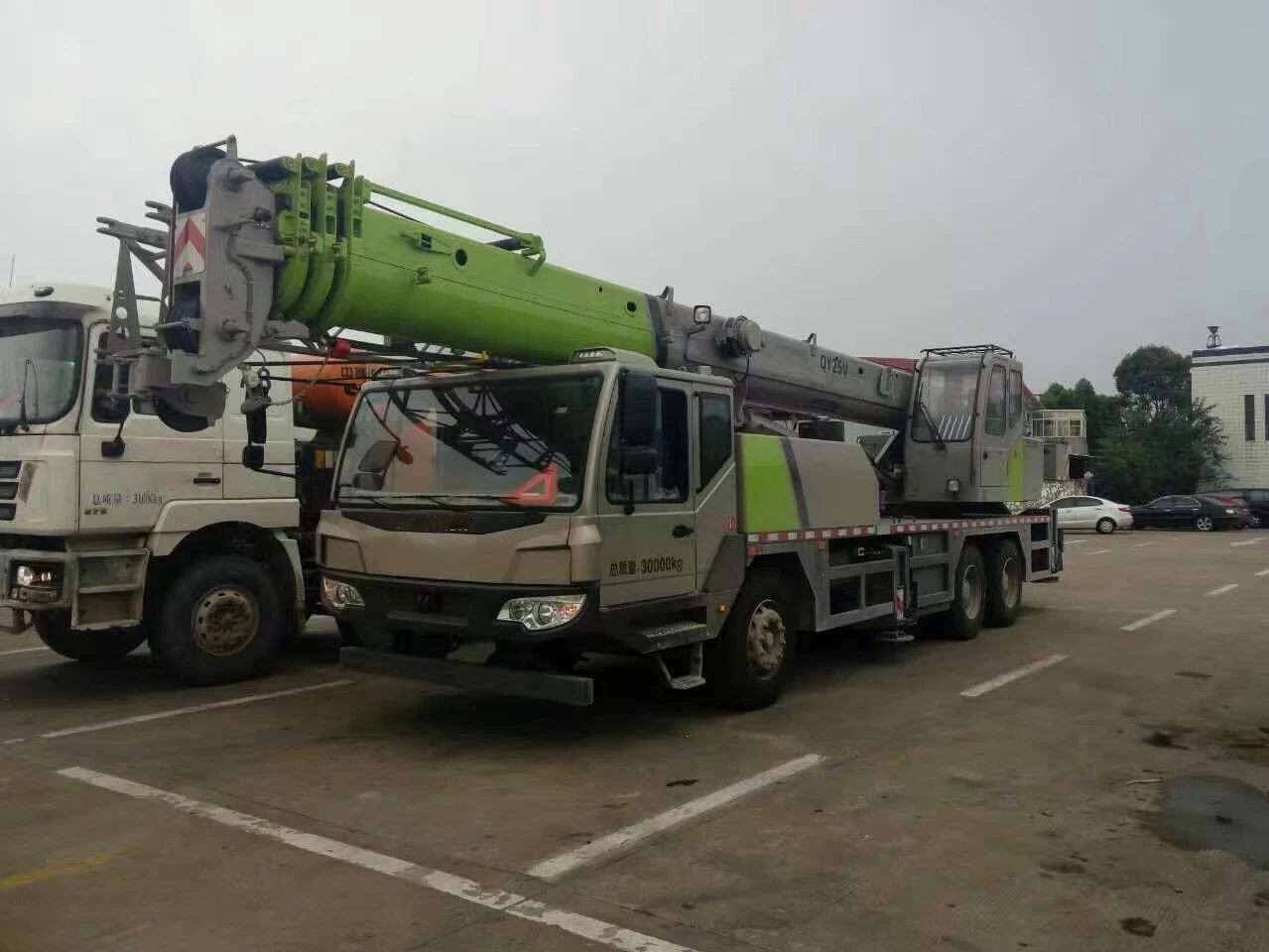 25 ton truck crane spare parts truck crane price ZTC250V452