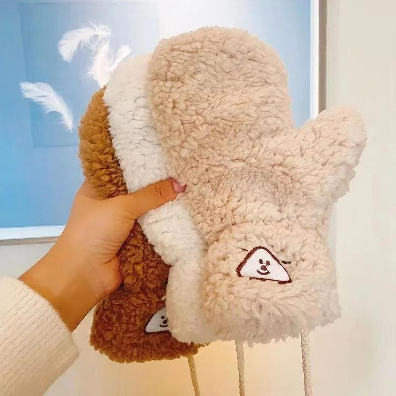 Зимние плюшевые теплые варежки